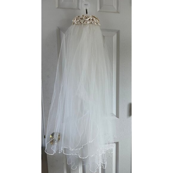 Vintage 1970's Bridal Head Dress Veil With Three Satin Roses Rhinestones - Picture 1 of 10
